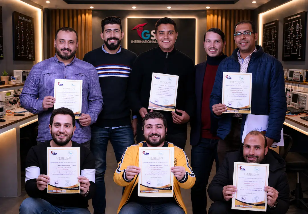 تخرج كورس صيانة الموبايل والالكترونيات